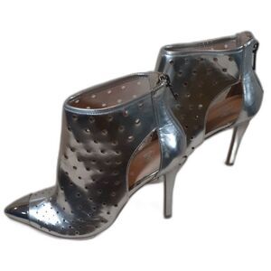 Victoria Secret Unique Angel Runway High Heel Size 7.5